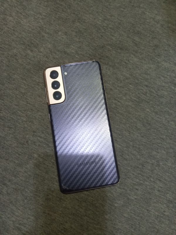 S21 xotira 256 gb 8 xolati ideal karobka dakument yo‘q bir qo‘l S21 xotira 256 gb 8 xolati ideal karobka dakument yo‘q bir qo‘l