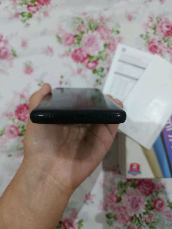Redmi 7 A joyi 32 GB yaxshi ishlidi qotmidi