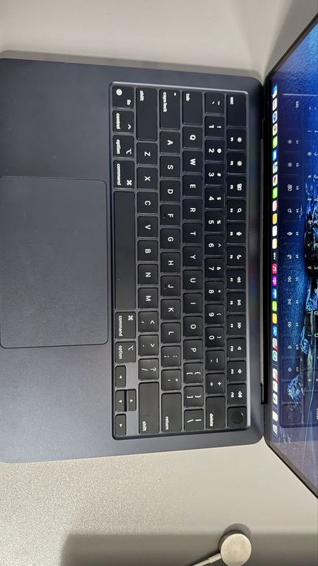 Mackbook m2 air 2022 год Mackbook m2 air 2022 год