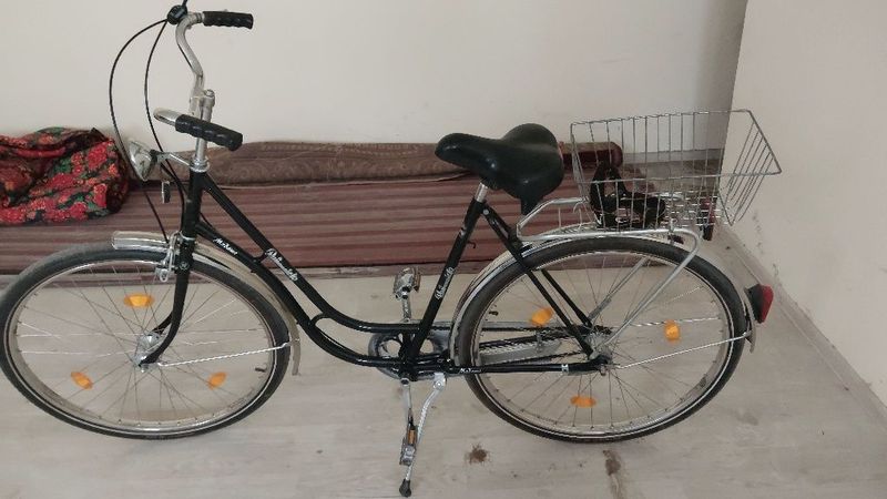 Velosiped sotiladi Velosiped sotiladi