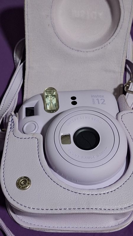 Instax Mini 12 (сиреневый) Instax Mini 12 (сиреневый)