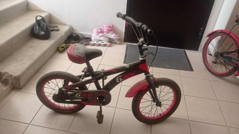 2 ta velosiped sotiladi 15--20 razmerda 2 ta velosiped sotiladi 15--20 razmerda