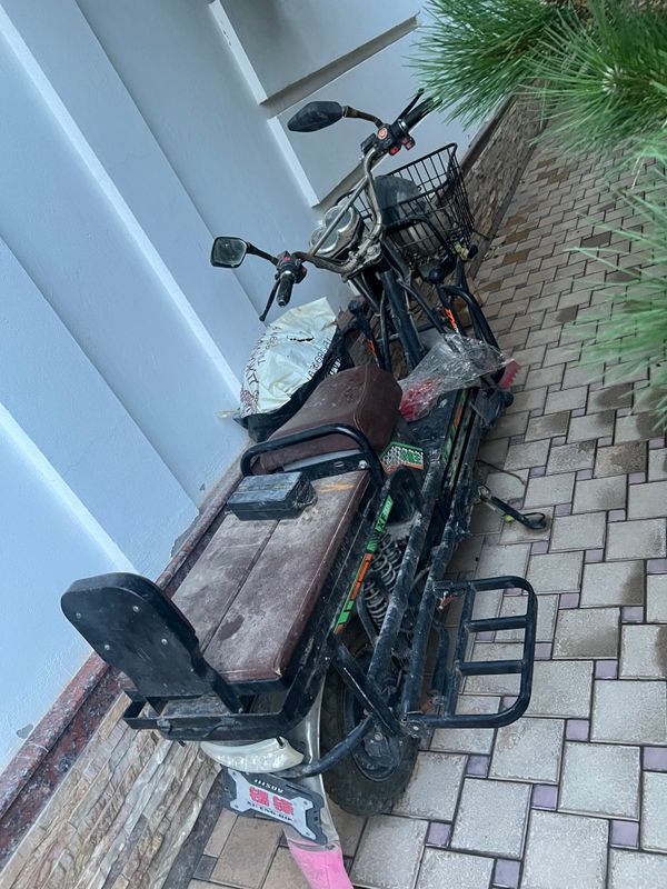 300$ ishlaydi,busbutun.Ishlatishga yaroqli 300$ ishlaydi,busbutun.Ishlatishga yaroqli