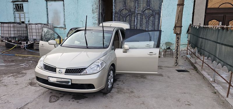 Nissan tiida 2008 sedan