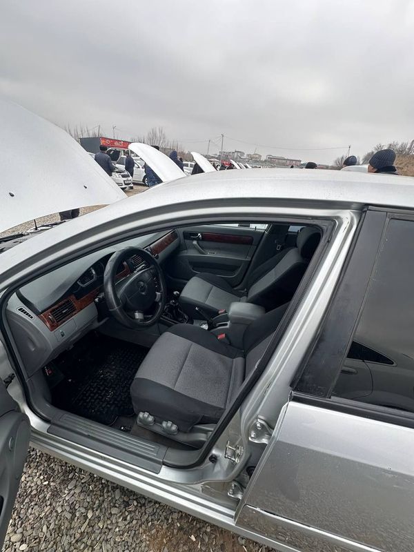 Lacetti 2-pozitsiya sedan Lacetti 2-pozitsiya sedan