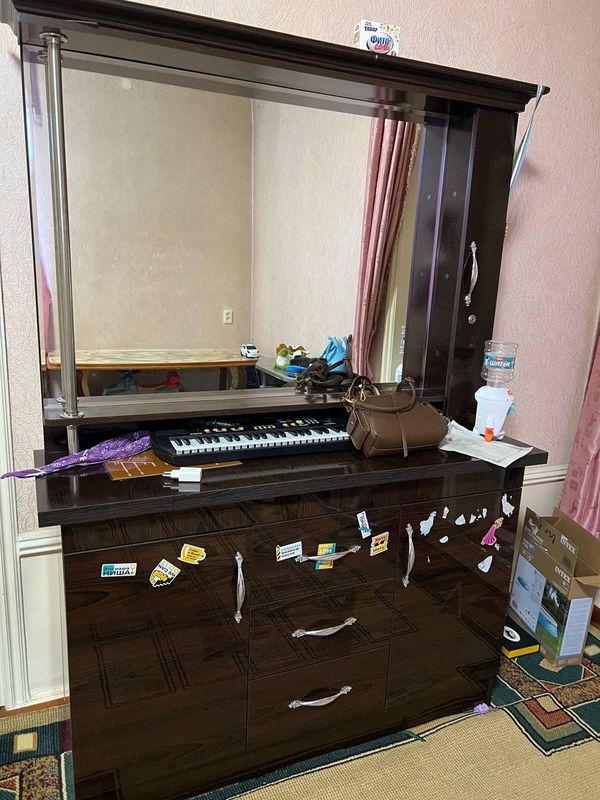 Трюмо в хорошем состоянии Трюмо в хорошем состоянии
