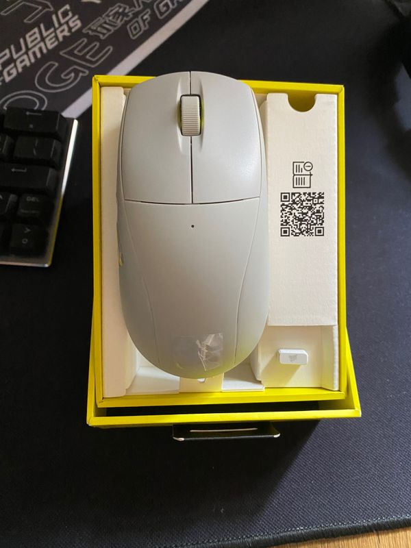 Игровая мышь Corsair M75 AIR Wireless Ultra Lightweight Gaming Mouse