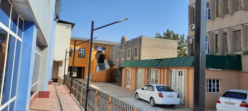 Шахар маказидан 300 кв.м ижарага берилади Шахар маказидан 300 кв.м ижарага берилади
