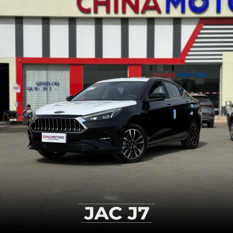 JAC J7 avtosalon