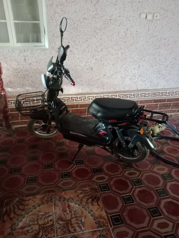 Bonvi scooter sotiladi