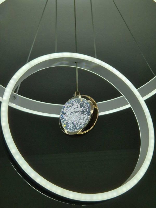 LED- люстра в хай тек стиле LED- люстра в хай тек стиле