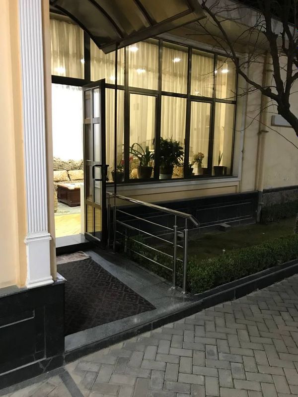 Сдается срочно Яккасарайский р-н шикарный большой дом Сдается срочно Яккасарайский р-н шикарный большой дом