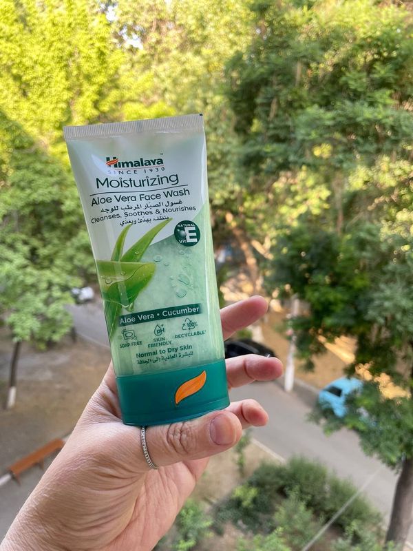 Himalaya brendidan yuz yuvish uchun gel