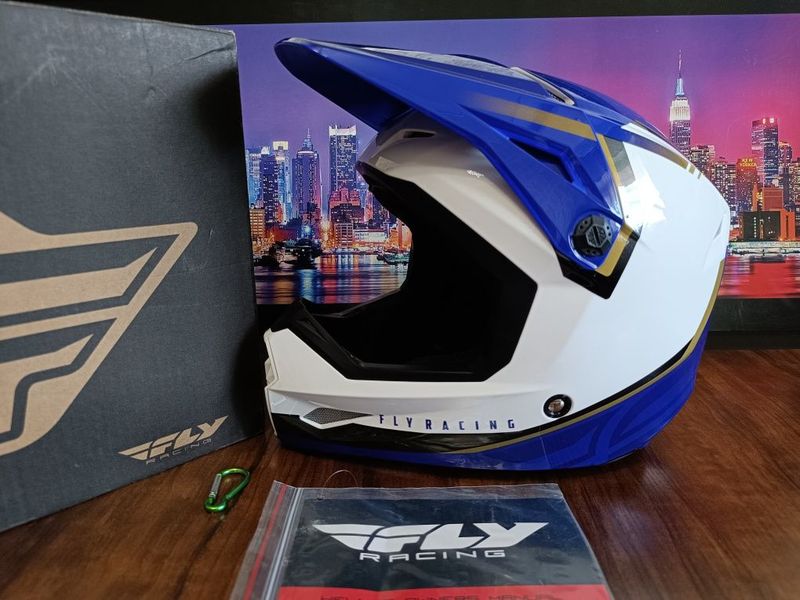 Мото шлем от бренда FLY racing Мото шлем от бренда FLY racing