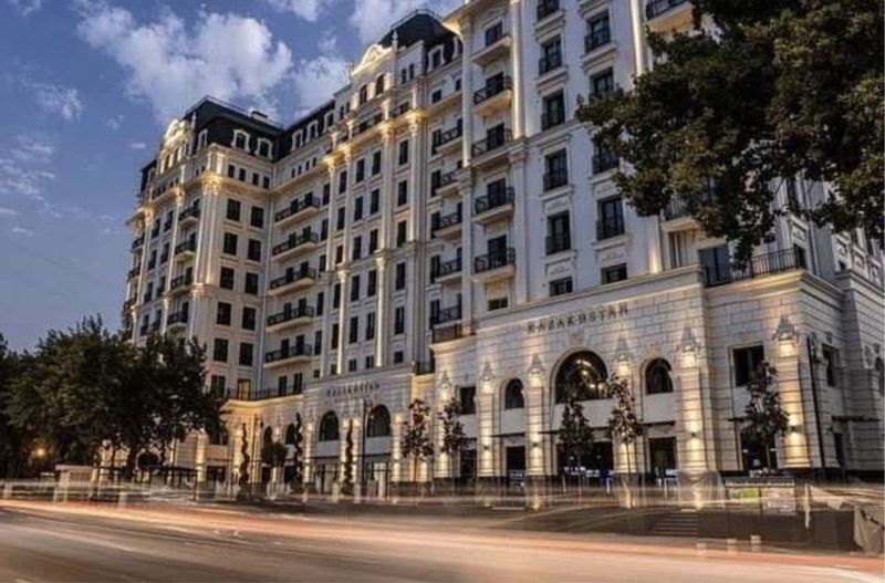 Продается 340 кв Жк Казахстан ,Ц 5 ,Коммерческое помещение , не жилое