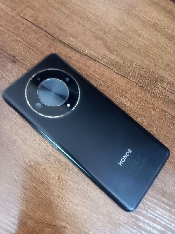 Xonor 9xb 5G 12 .256Gb ишлаши зур Xonor 9xb 5G 12 .256Gb ишлаши зур