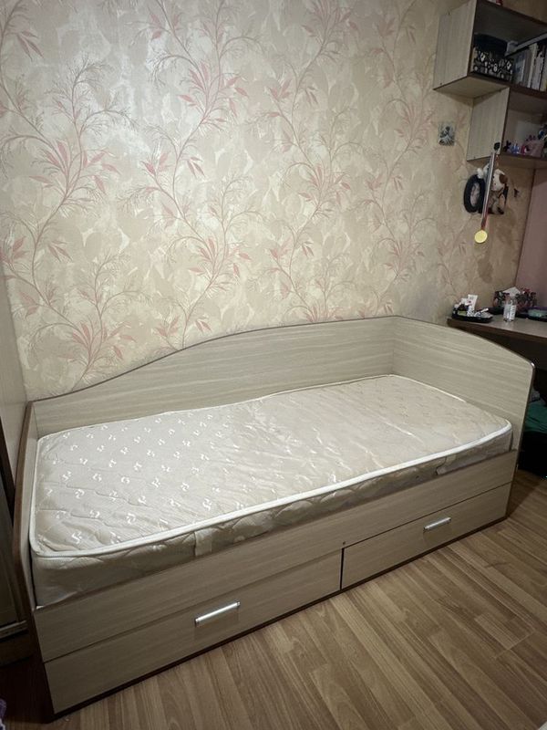 детские 2 кровати б/у детские 2 кровати б/у