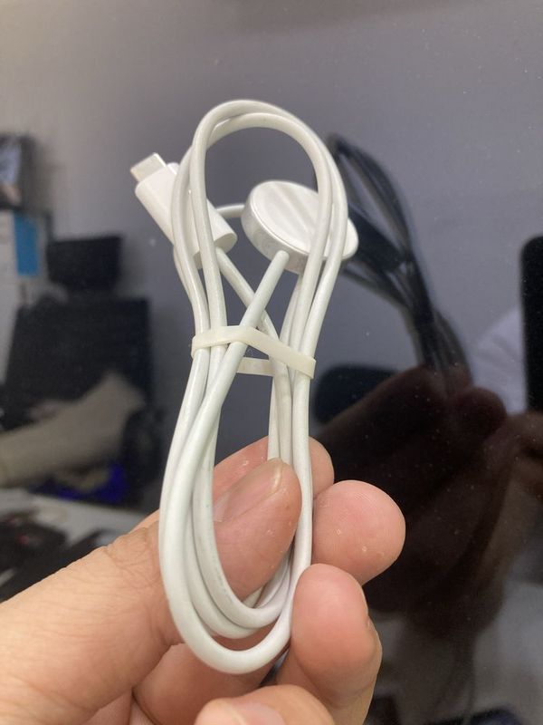Apple watch Zarachik charger Orginal Apple watch Zarachik charger Orginal