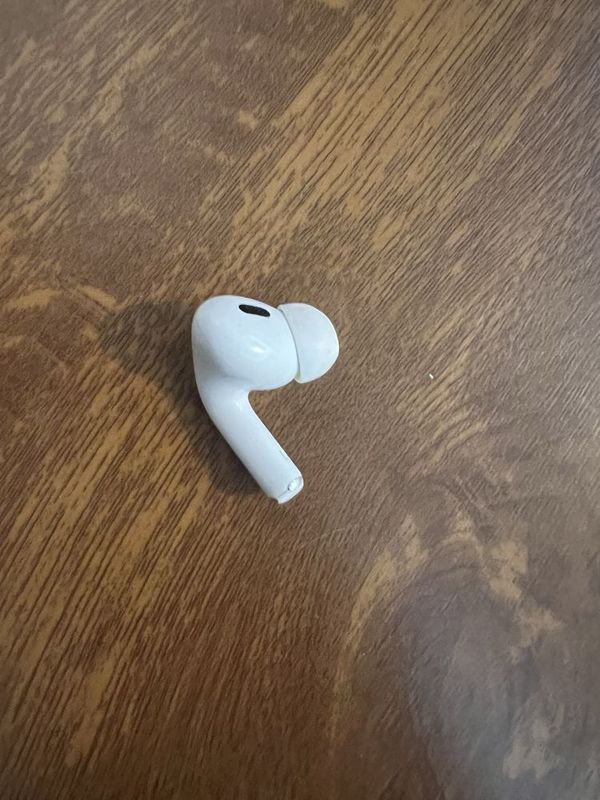 Airpods pro 2 A2699 original левый Airpods pro 2 A2699 original левый