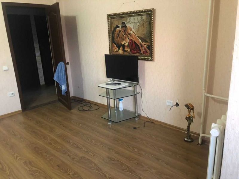 м.Ойбек кафе Энжел 1-комн 6/9 40 м² чистая меб/тех м.Ойбек кафе Энжел 1-комн 6/9 40 м² чистая меб/тех