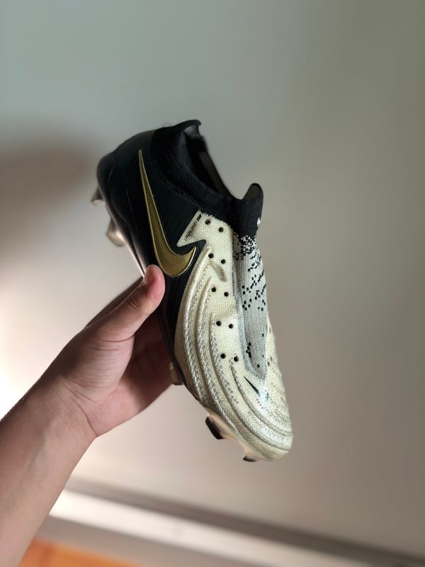 футбольные сороконожки Nike Phantom GX2