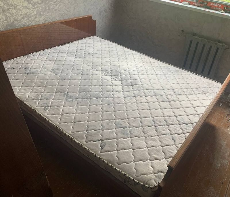 Двухспальный с шкафом Двухспальный с шкафом