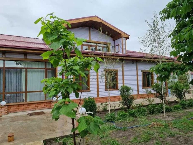 Просторный дом у реки Чирчик в живописном месте