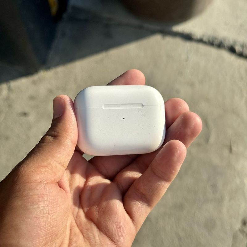Airpods Pro 2 sotuvda ozgina ishlagan Airpods Pro 2 sotuvda ozgina ishlagan
