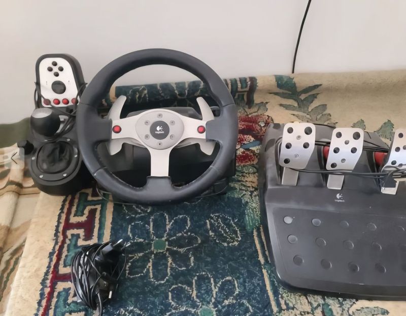 Logitech g25 igravoy rul steering wheel Logitech g25 igravoy rul steering wheel