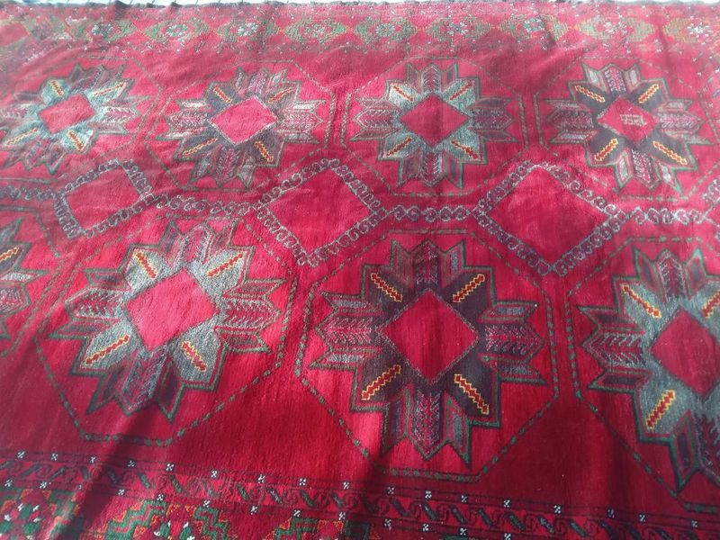 1965 yil jun gilam qolda toqilgan. Palak ham sotiladi 1965 yil jun gilam qolda toqilgan. Palak ham sotiladi