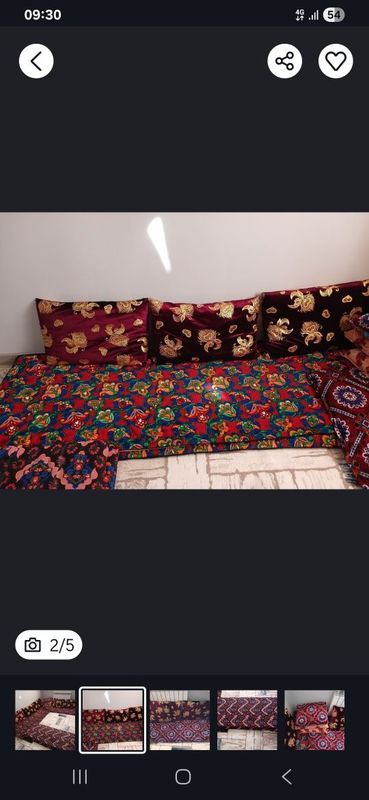 Yostiqlar sotiladi