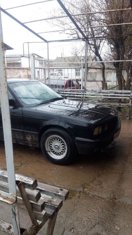 Срочна сотилади Bmw E34 kuzov m50 mator 2.5 obyom