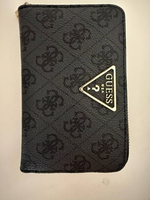 Клатч Guess Original – как новый Клатч Guess Original – как новый