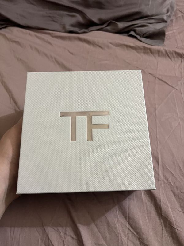 Atir tom ford yangi