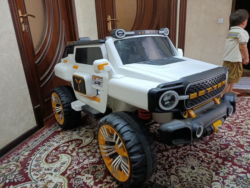 Bolalar mashinasi Jeep electrocar (детский машина) Bolalar mashinasi Jeep electrocar (детский машина)