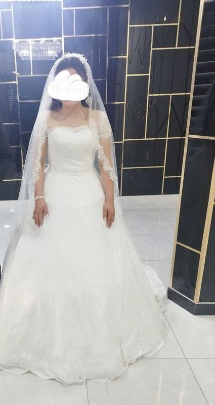 Kelin kuylak yangi bir marotaba kiyilgan hijobli qilsa ham boʻladi Kelin kuylak yangi bir marotaba kiyilgan hijobli qilsa ham boʻladi