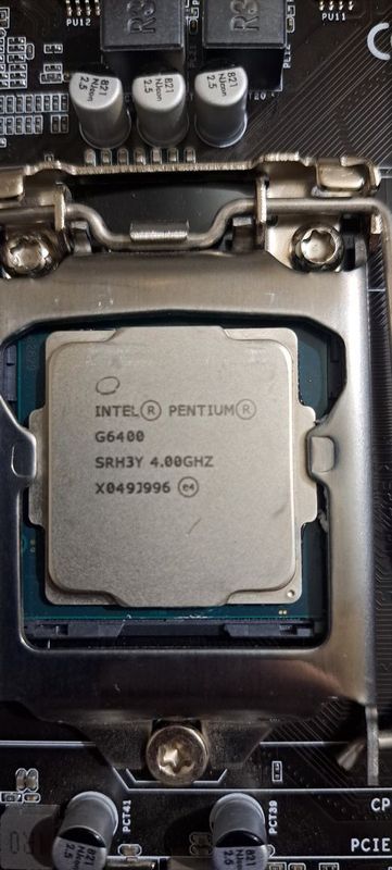 Intel Pentium Gold G6400