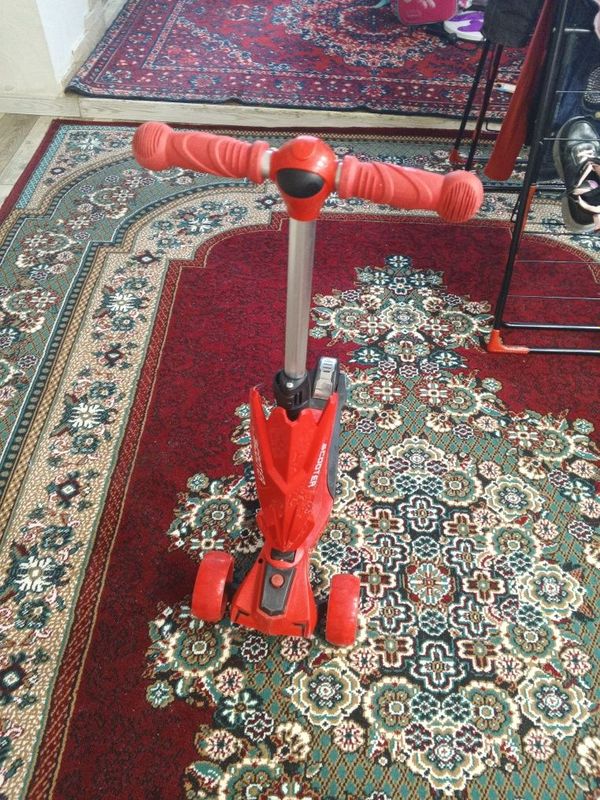 Самокат Scooter красный Самокат Scooter красный