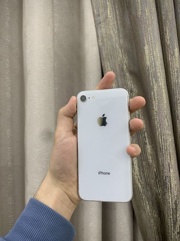 Iphone 8 white sotiladi