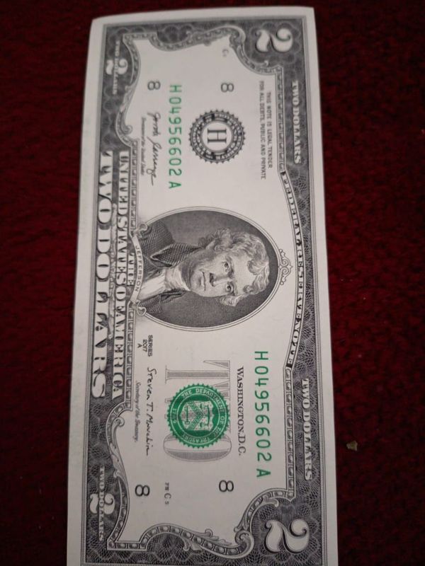 2$lik kupyura qiziquvchila busa sotiladi 2$lik kupyura qiziquvchila busa sotiladi