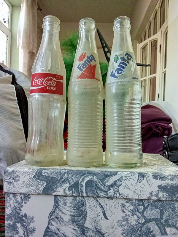 Продаётся стеклянные бутылки от Колы 250ml . Продаётся стеклянные бутылки от Колы 250ml .
