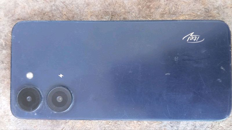 itel P40+ momosi:ekran alishgan itel P40+ momosi:ekran alishgan