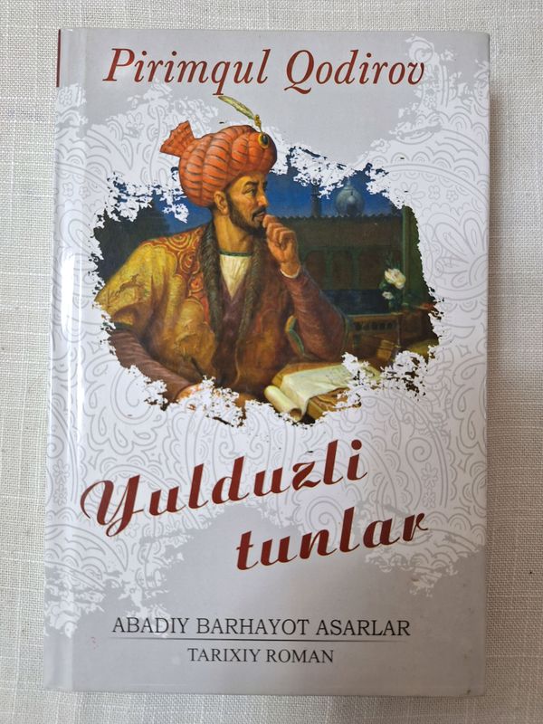 Yulduzli tunlar kitobi sotiladi Yulduzli tunlar kitobi sotiladi