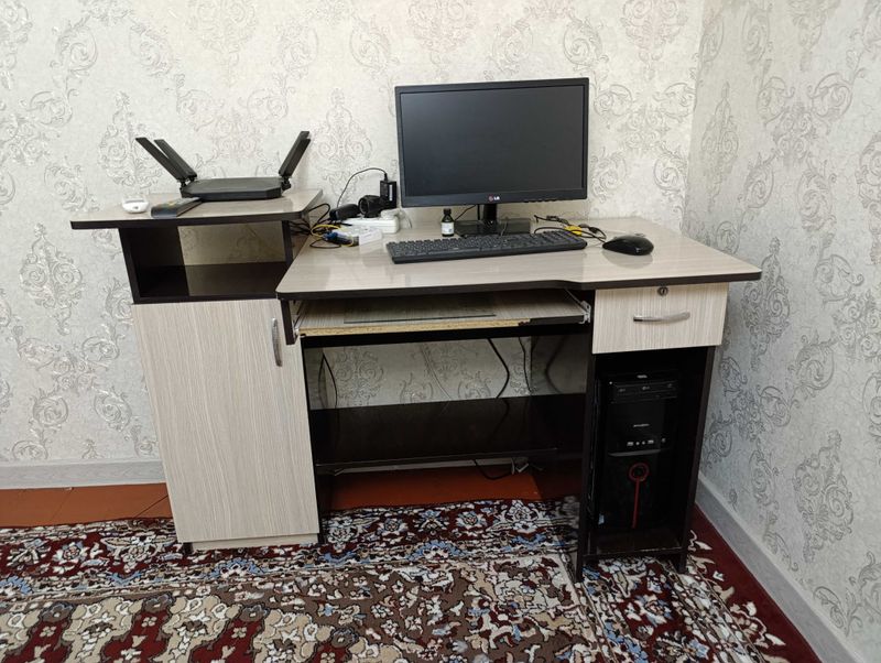 Kompyuter sotiladi Intel 2.9 GHz RAM 4GB HDD 512GB Stoli ham beriladi Kompyuter sotiladi Intel 2.9 GHz RAM 4GB HDD 512GB Stoli ham beriladi
