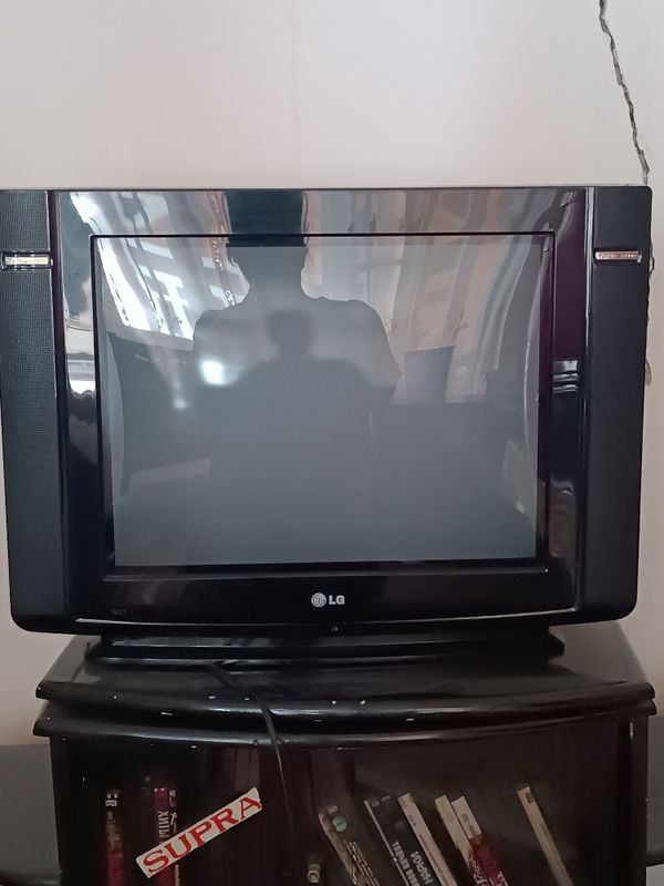 Телевизор LG очень хорошего качества цветной продам очень низком цене Телевизор LG очень хорошего качества цветной продам очень низком цене