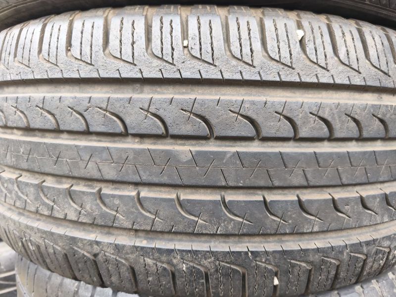 235-50-R19 good year 235-50-R19 good year