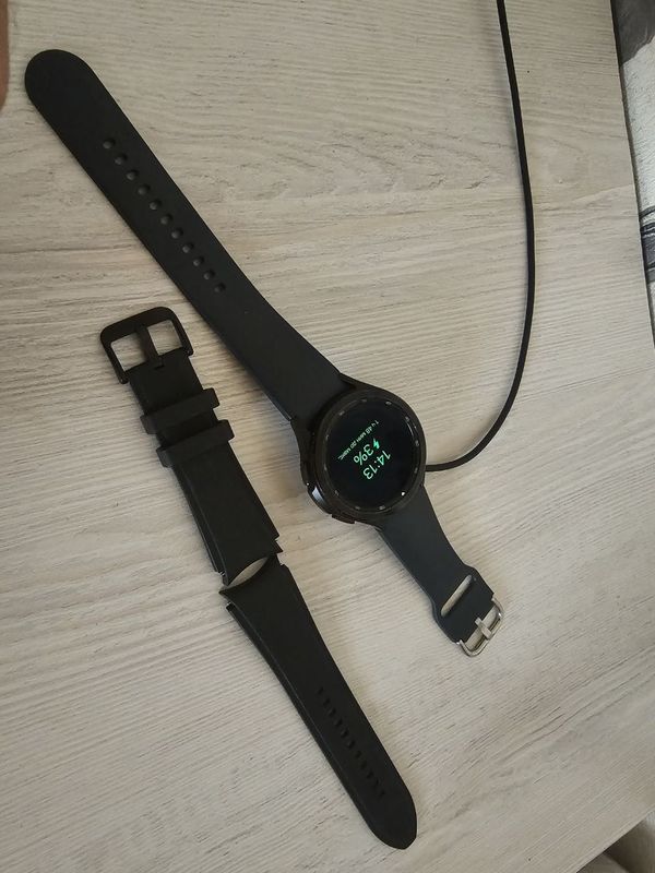 Galaxy watch 4 classic original sotiladi