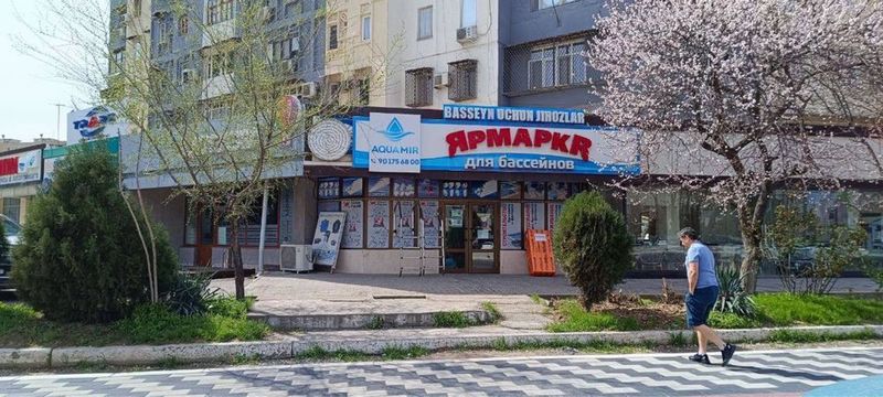 Продаётся нежилое помешения 1 линия вдоль дороги магазин с арендаторо Продаётся нежилое помешения 1 линия вдоль дороги магазин с арендаторо
