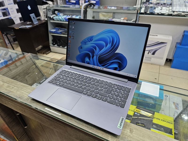 Почти новый Lenovo Ideapad Slim Core i7 13-поколения!