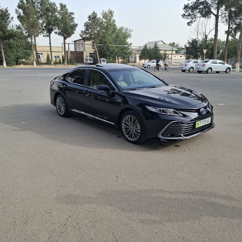 Toyota camry v75